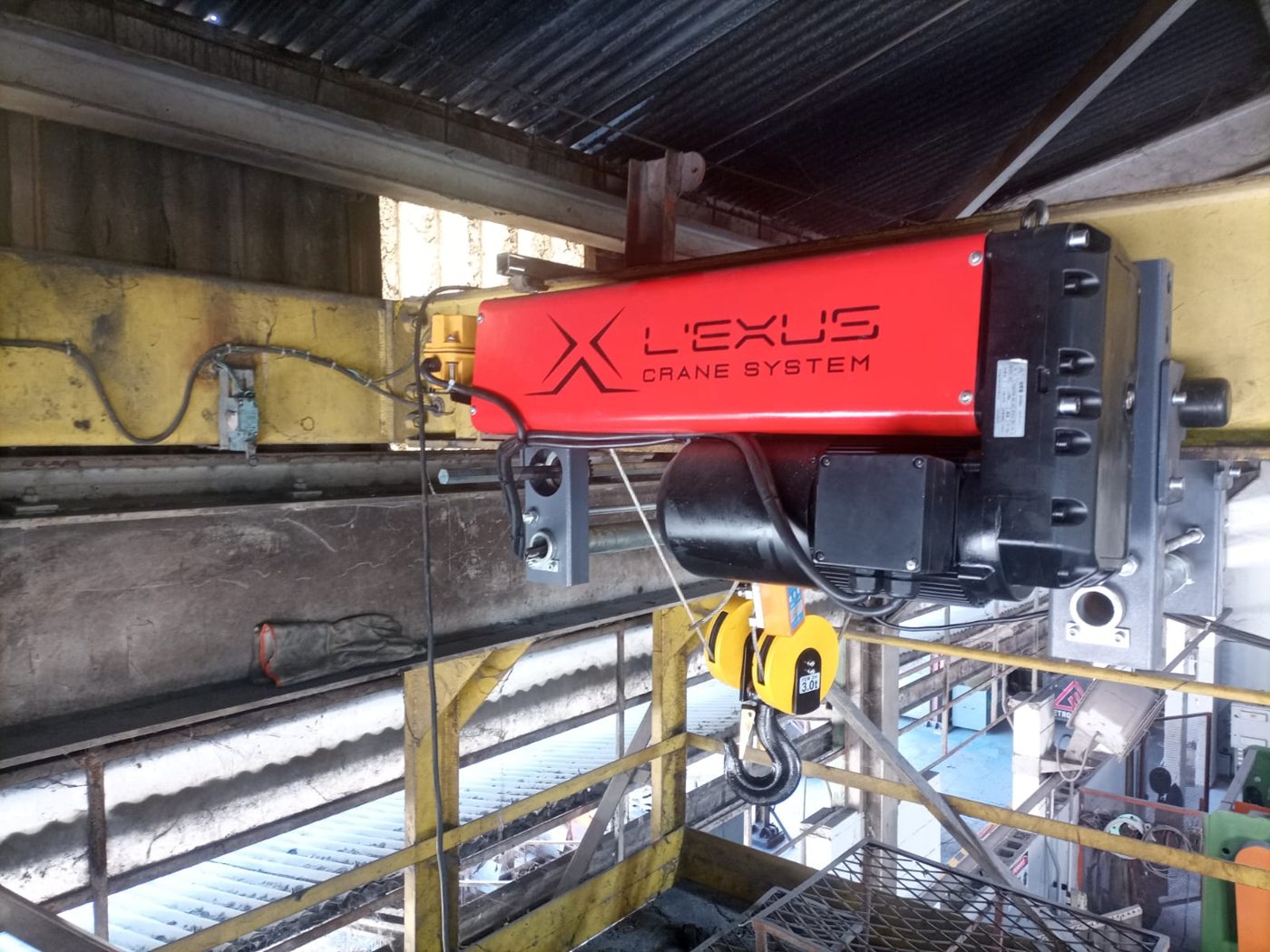 Talha L’exus de cabo de aço instalada em ponte rolante